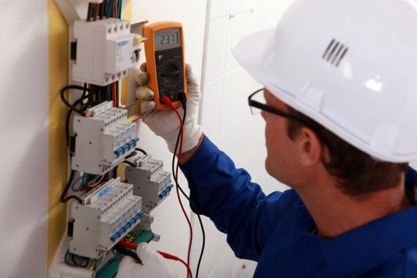 Electrical Shock | Safety Toolbox Talks Meeting Topics
